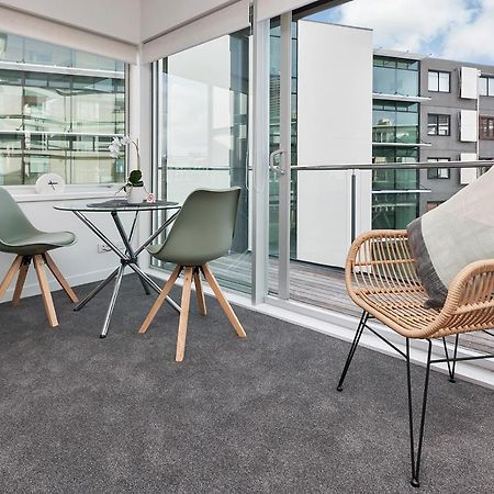 Qv Cosy In The Viaduct Apartment Оукланд Екстериор снимка