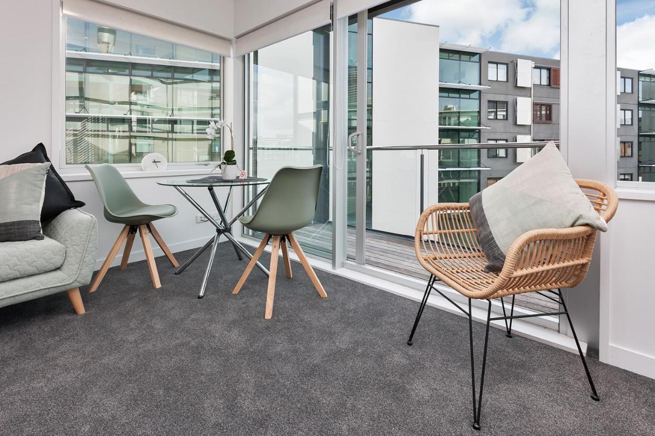 Qv Cosy In The Viaduct Apartment Оукланд Екстериор снимка